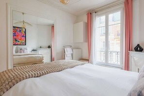 2 bedrooms, desk, iron/ironing board, free WiFi - Charming apartment - 2BR/4P- Javel (Paris)
