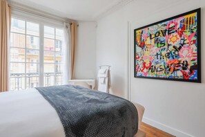 2 bedrooms, desk, iron/ironing board, free WiFi - Charming apartment - 2BR/4P- Javel (Paris)