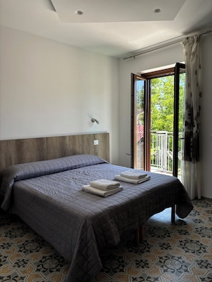 Desk, laptop workspace, soundproofing, free WiFi - La Perla dei Gemelli (Agerola)