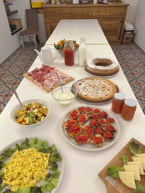 Free daily buffet breakfast - La Perla dei Gemelli (Agerola)