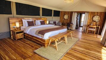 Luxury Double or Twin Room, Balcony, Park View | In-room safe, desk, laptop workspace, free WiFi