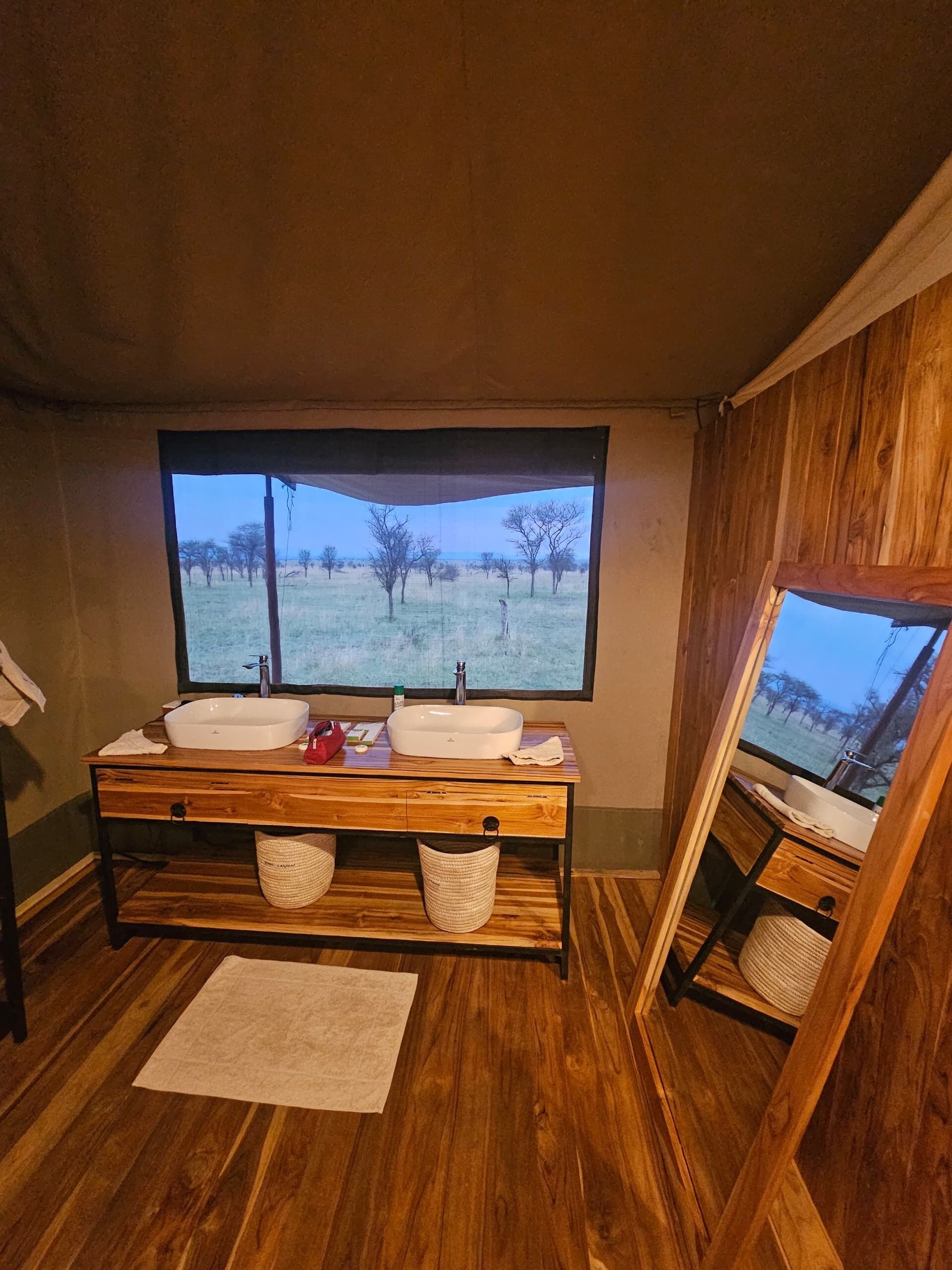 Dusch, handdukar, tvål och schampo