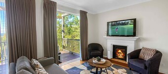 Villa Vilana - 2-Storey Villa at Cypress Lakes Resort