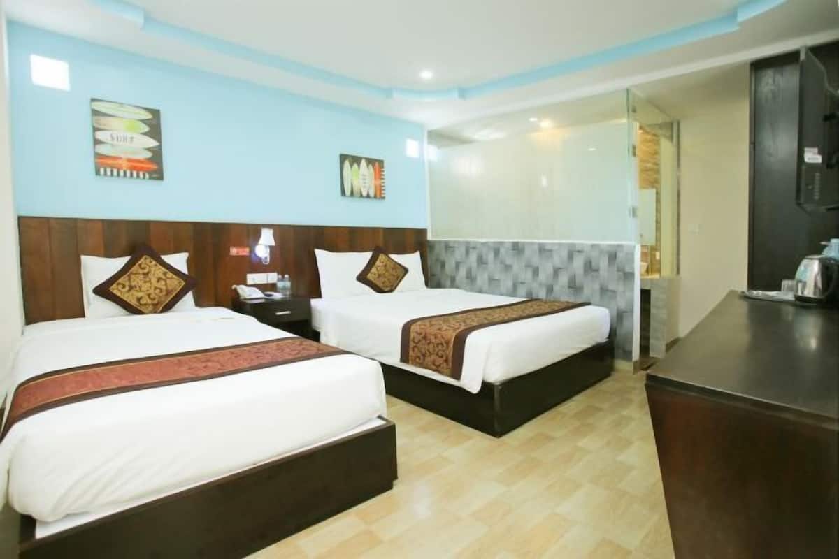 Premium bedding, minibar, in-room safe, soundproofing
