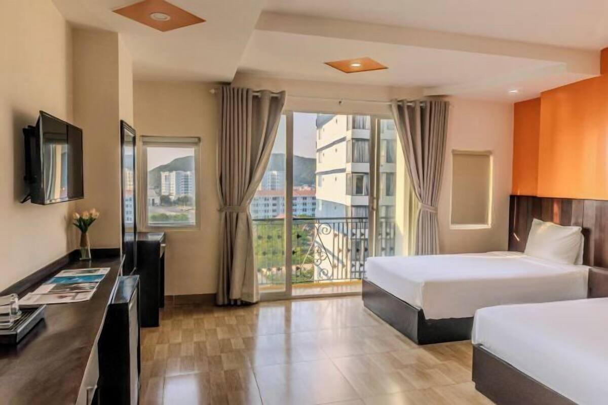 Premium bedding, minibar, in-room safe, soundproofing