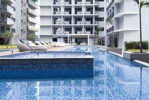 Kolam renang outdoor