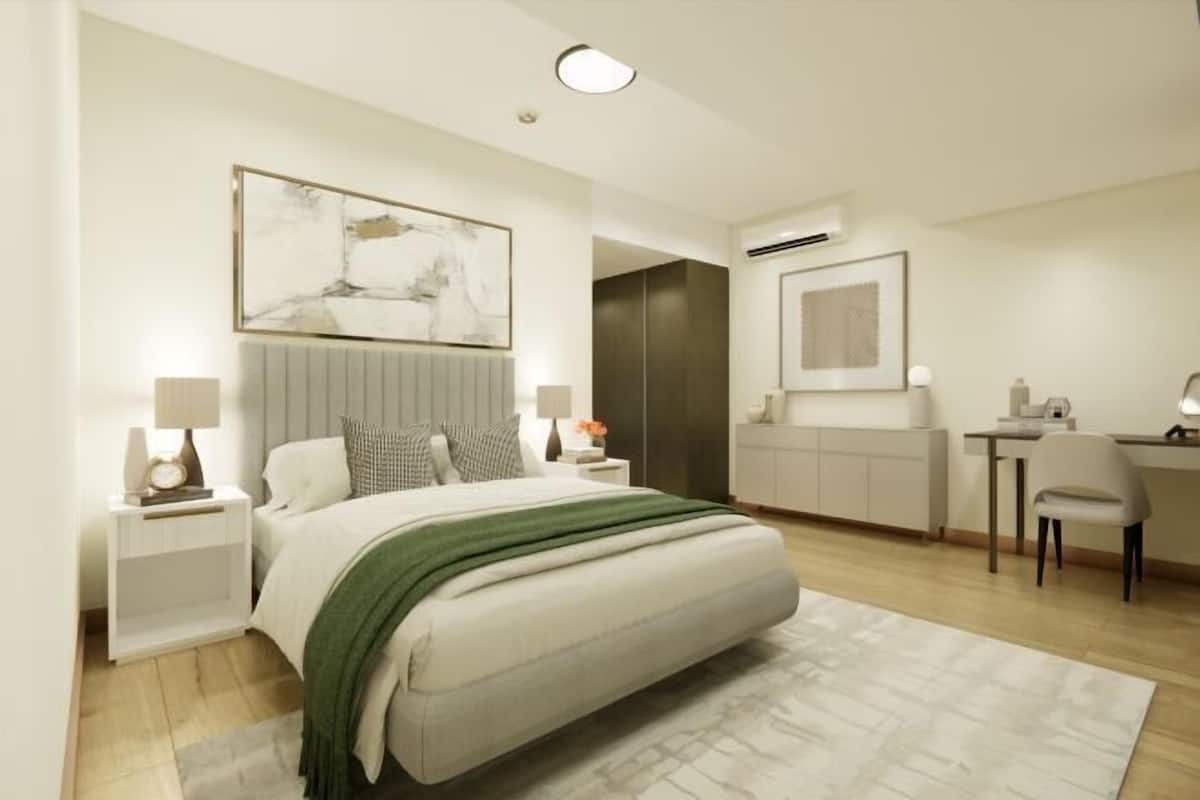 2 sovrum, värdeförvaringsskåp på rummet och skrivbord