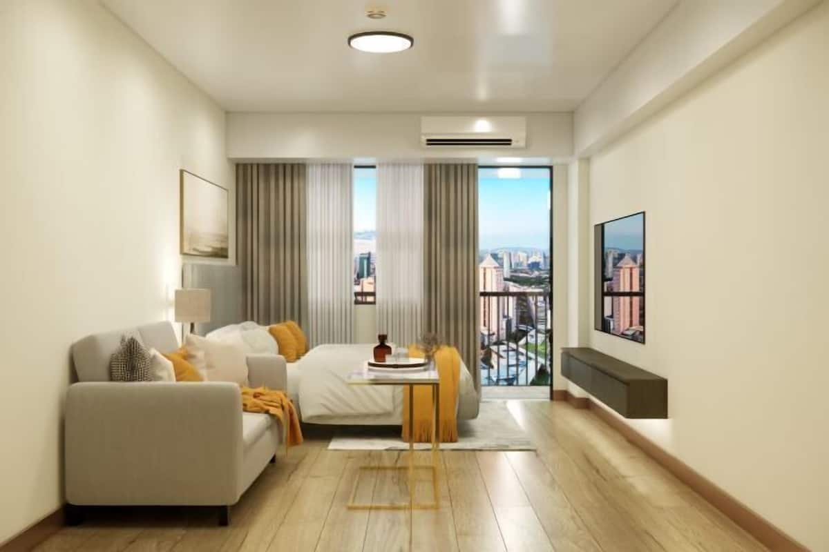 2 sovrum, värdeförvaringsskåp på rummet och skrivbord