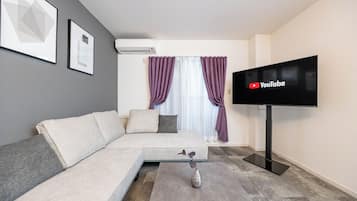 Comfort House, Balcony | 3 bedrooms, blackout curtains, iron/ironing board, free WiFi