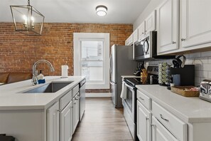 Fridge, microwave, oven, stovetop - Downtown Indy with Fire Pit and Free Parking (Indianapolis)