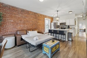 2 Schlafzimmer, Bügeleisen/Bügelbrett, WLAN, Bettwäsche