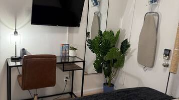 1 habitación, escritorio, wifi y ropa de cama