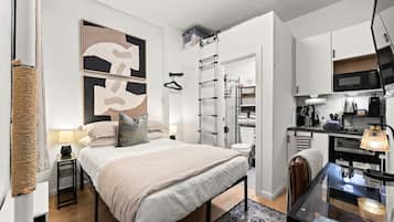 1 bedroom, desk, WiFi, bed sheets