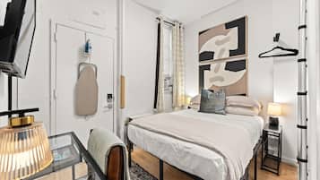 1 bedroom, desk, WiFi, bed sheets