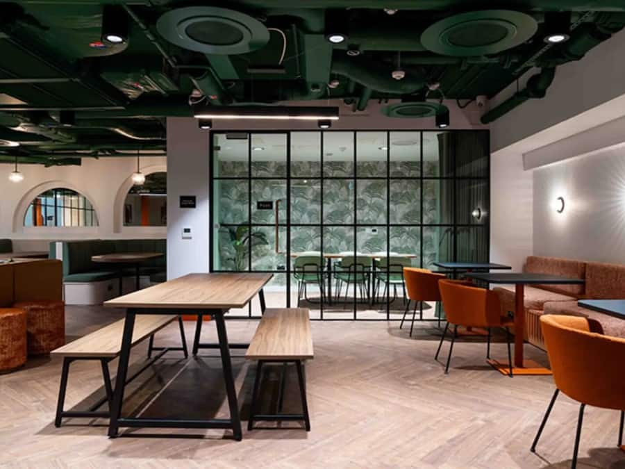 Coin salon dans le hall