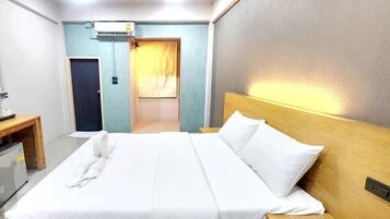 Deluxe Double Room | Free WiFi, bed sheets