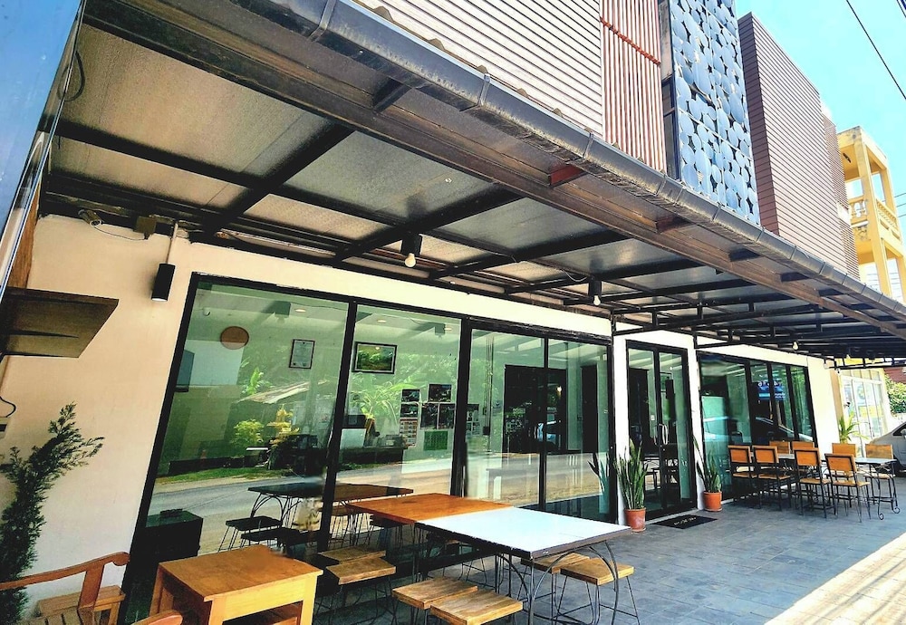 Jonah Hotel image