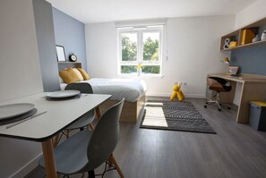Studio, Non Smoking | In-room dining - Caledon Court - Campus Accommodation (Aberdeen)