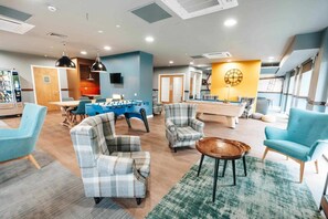 Lobby sitting area - Caledon Court - Campus Accommodation (Aberdeen)