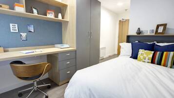 Single Room, Non Smoking | Blackout drapes, free WiFi