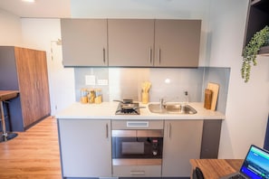 Studio, Non Smoking | Private kitchen | Coffee/tea maker