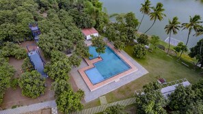 Outdoor pool - Ambik Riverside Camp And Resort (Gandevi)