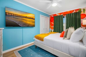 7 bedrooms, desk, iron/ironing board, travel cot