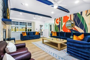 Smart TV, fireplace, offices