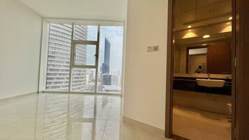 2 bedrooms, desk, laptop workspace, free WiFi