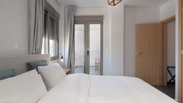 Deluxe Penthouse, City View | In-room safe, individually decorated, individually furnished