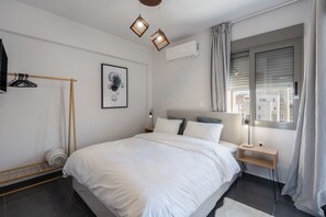 Deluxe Penthouse, City View | In-room safe, individually decorated, individually furnished - Urban City Penthouse with Large Terrace (Athens)