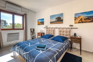 5 soverom, strykejern/-brett, wi-fi og sengetøy