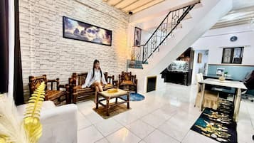 Apartment, 2 Bedrooms, Accessible, Smoking | Interior