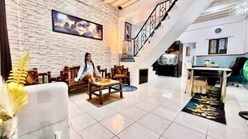 Apartment, 2 Bedrooms, Accessible, Smoking | Dining