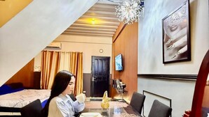 Apartment, 1 Bedroom, Accessible, Smoking | Dining