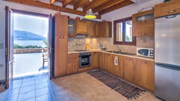 Villa | 2 bedrooms, desk
