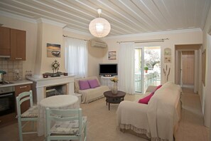 House | 3 bedrooms, desk - Lefkada Summer House Near the Beach (Lefkada)