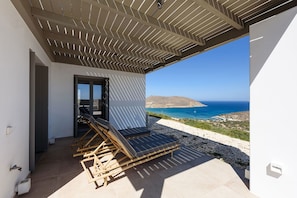 Villa | 3 bedrooms, desk