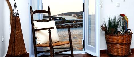 House | 3 bedrooms, desk, soundproofing