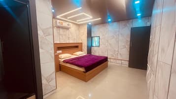 Family Double Room | Free WiFi