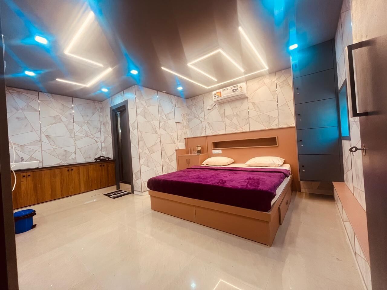 Family Double Room | Free WiFi