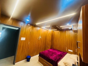 Deluxe Double Room | Free WiFi - Spexxa Residency (Kozhikode)
