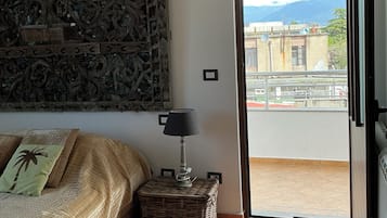 6 bedrooms, WiFi, bed sheets