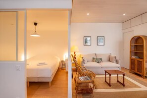 1 slaapkamer, een strijkplank/strijkijzer, gratis wifi, beddengoed