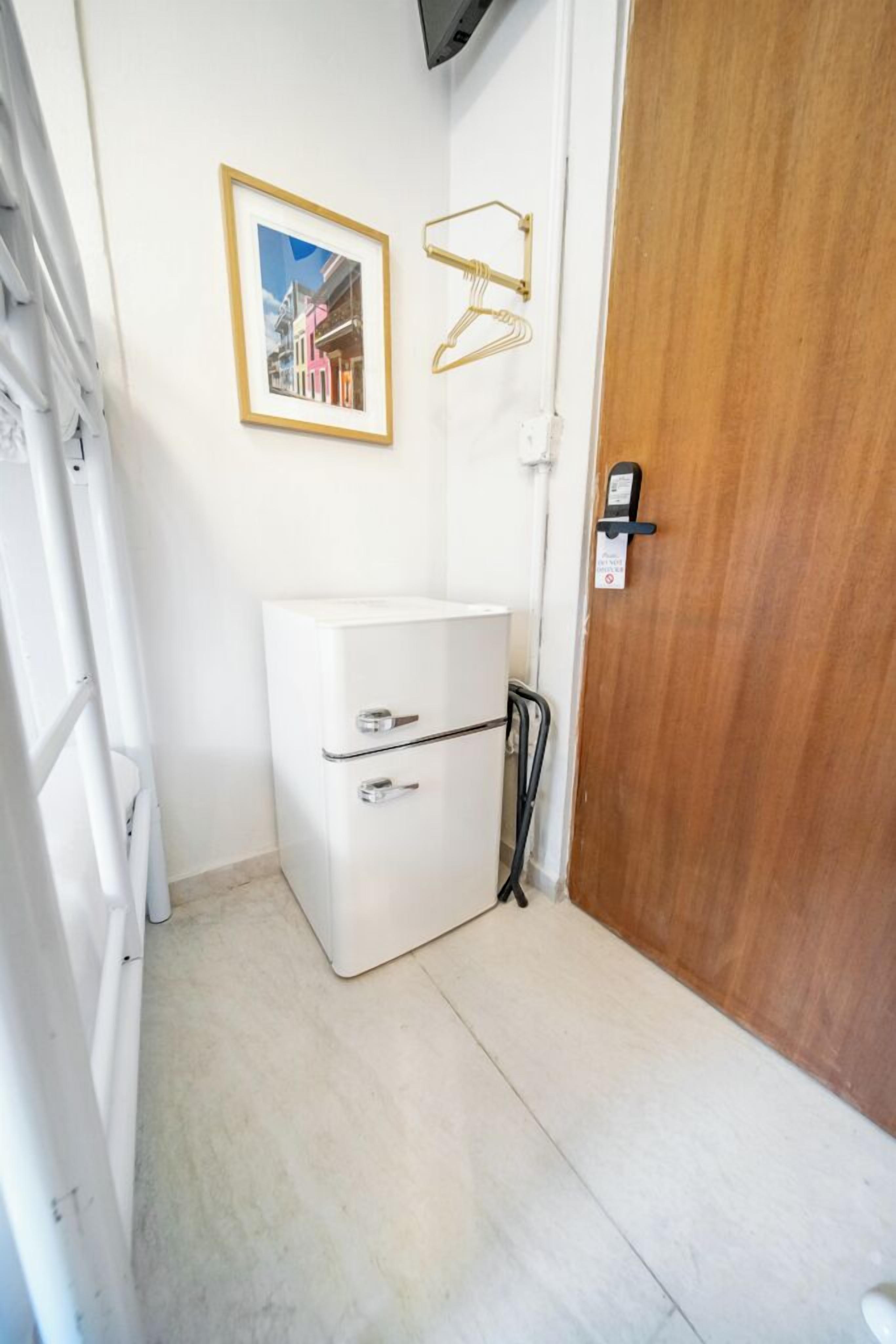 Photo - Room 8 Compact Bunk Room - Smart Budget Stay