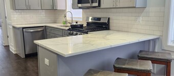 Quiet 3-bedroom house in amazing Chicago with WiFi & AC. Near Everything!!