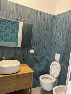 Comfort Quadruple Room, Garden View | Bathroom | Shower, hair dryer, towels, soap