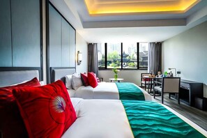 Elite Twin Room, Courtyard View | Premium bedding, minibar, desk, free WiFi - Meshee Sezen Hotel Suzhou (Suzhou)