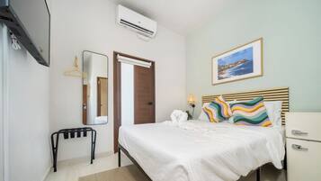 Superior Double Room, Balcony, City View | Free WiFi