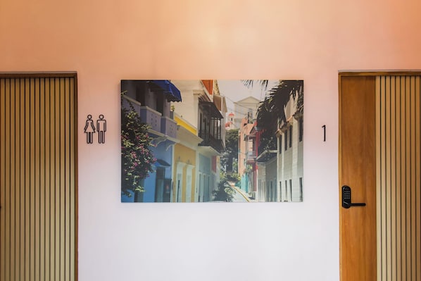 Reception - Room 12: Sunlit Balcony Stay Near Calle Cerra (San Juan)